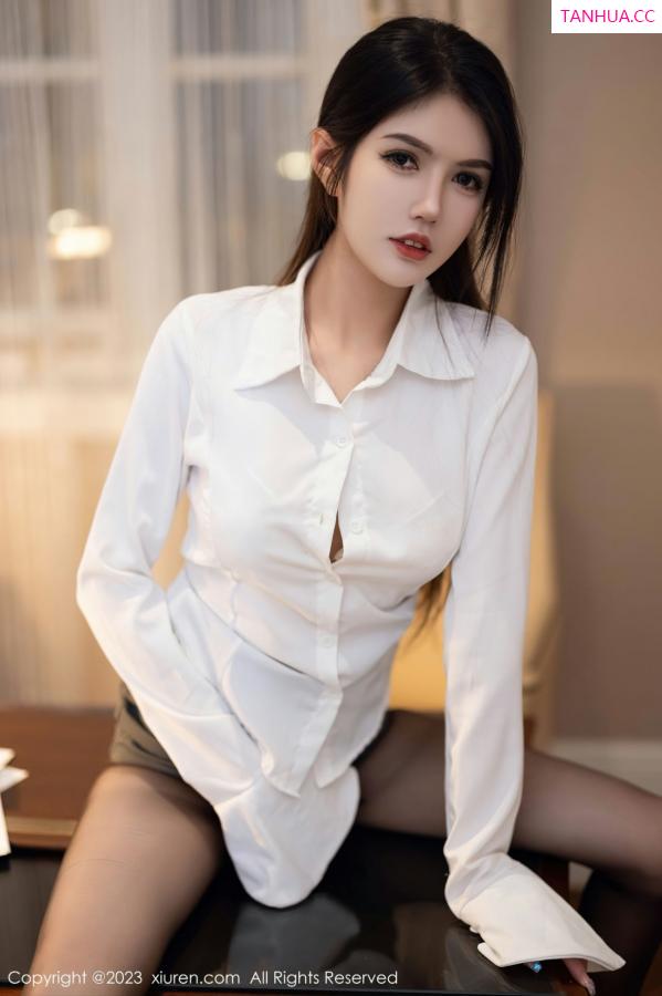 媛媛酱  [XiuRen]高清写真图 2023.01.12 No.6125 媛媛酱belle 短裙丝袜第14张图片